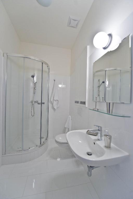 Debo Apartments Schoenbrunner Strasse - Contactless Check In Виена Стая снимка